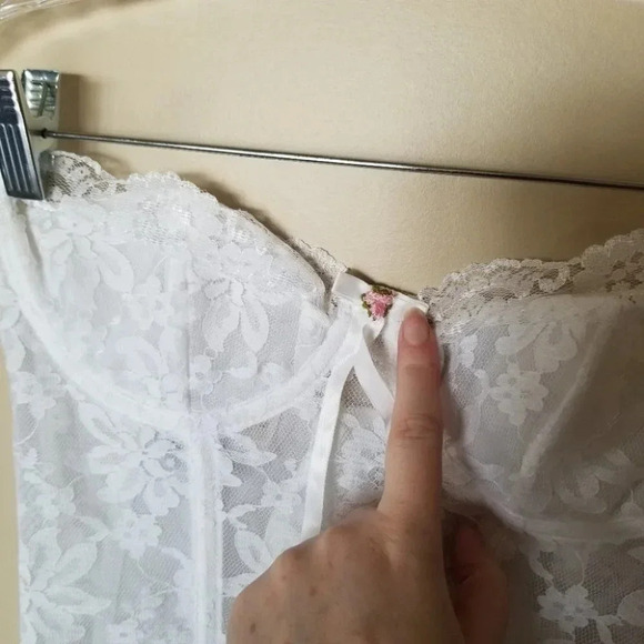 VINTAGE La Vie En Rose Satin Lace Bustier Corset White  36B - Picture 3 of 12